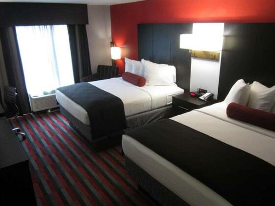 Best Western Plus Carrollton Hotel - Photo4