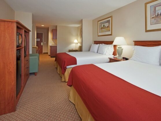 Holiday Inn Express Hotel & Suites Carson City - Photo5