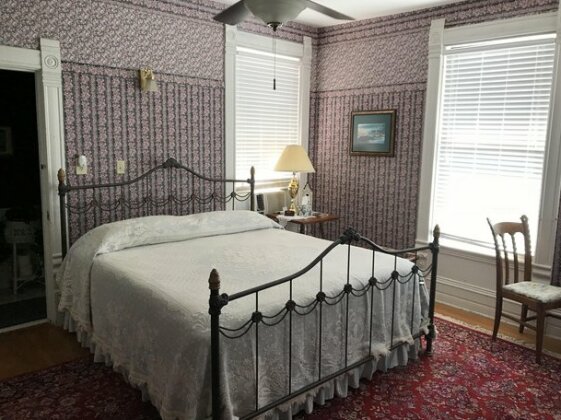 Grand Avenue Bed and Breakfast - Photo2