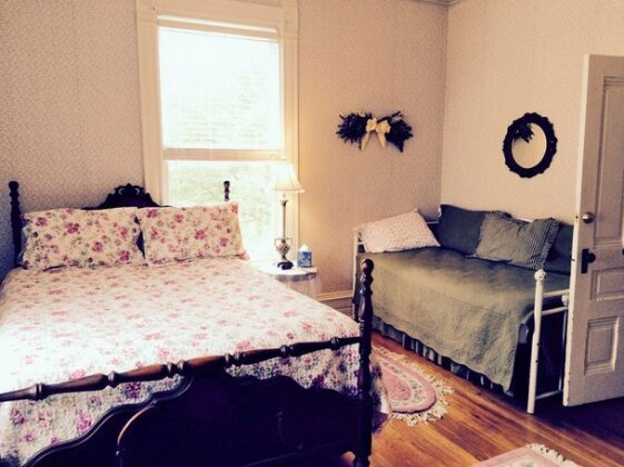 Grand Avenue Bed and Breakfast - Photo5