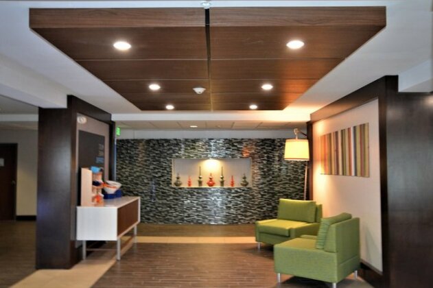 Holiday Inn Express & Suites Caryville - Photo4