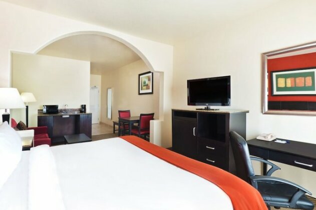 Holiday Inn Express Hotel & Suites Casa Grande - Photo4