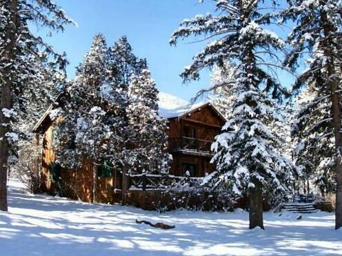 Rocky Mountain Lodge & Cabins