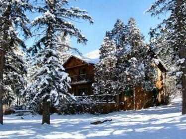 Rocky Mountain Lodge & Cabins