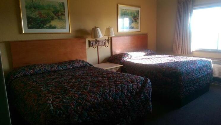 Americas Best Inn & Suites - Caseyville - Photo4