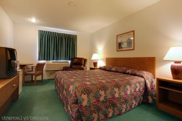 Americas Best Value Inn and Suites Cassville/Roaring River - Photo4