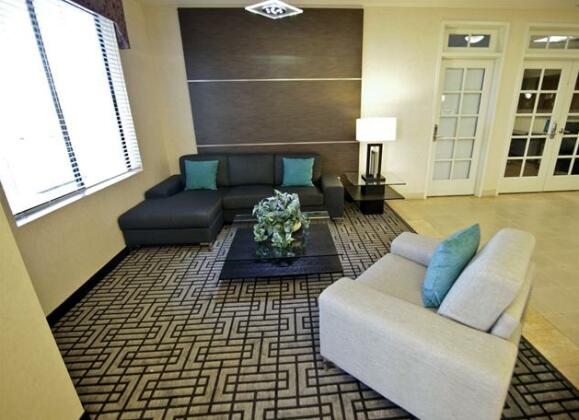 Holiday Inn Express & Suites Cathedral City Palm Springs - Photo4