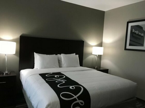 Catoosa Inn & Suites - Photo4