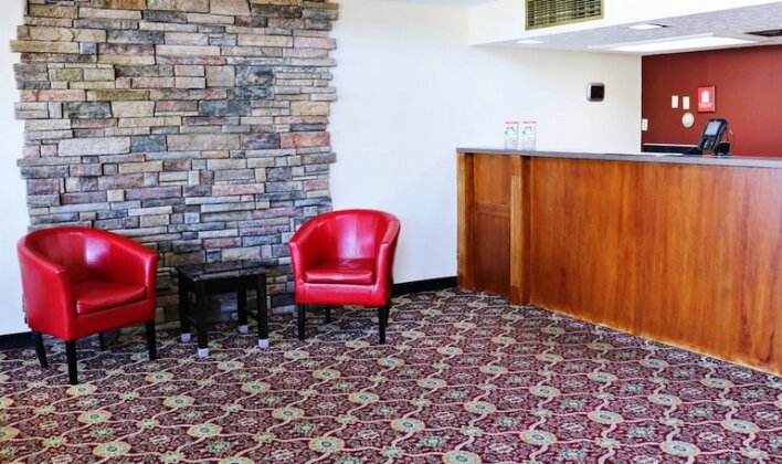 Red Roof Inn & Suites Cave City - Photo3