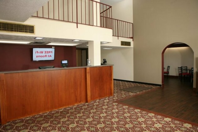 Red Roof Inn & Suites Cave City - Photo4