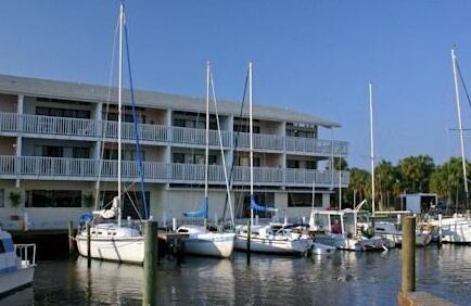 Cedar Cove Beach & Yacht Club - Photo3