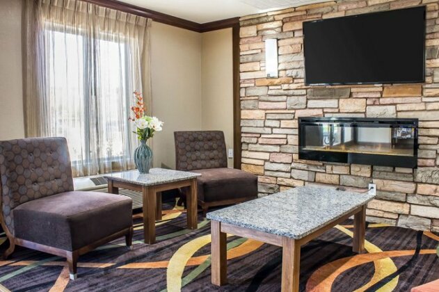 Comfort Inn & Suites Cedar Rapids - Photo4