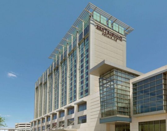 DoubleTree by Hilton Hotel Cedar Rapids Convention Complex - Photo2