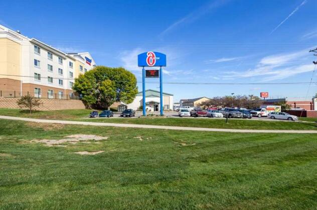 Motel 6 Cedar Rapids Airport - Photo3