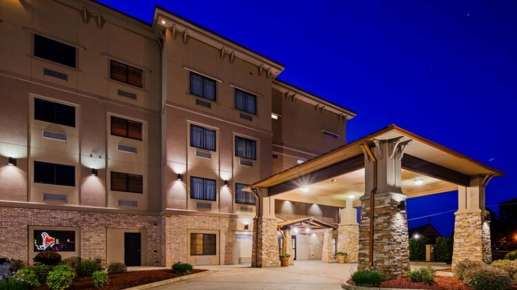 Best Western Plus Classic Inn and Suites - Photo2