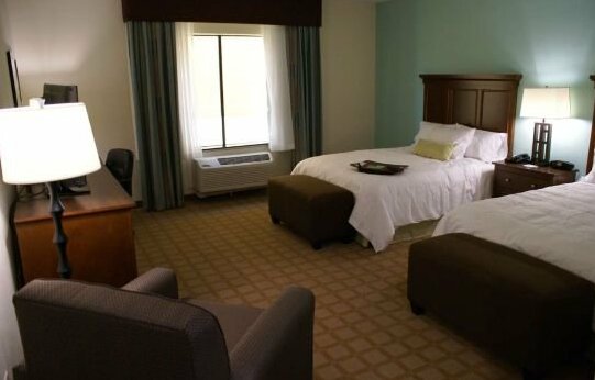 Hampton Inn & Suites Center - Photo5