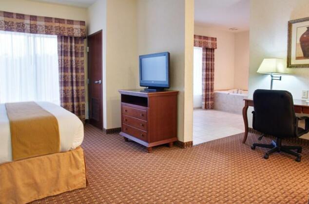 Holiday Inn Express Hotel & Suites Center - Photo5