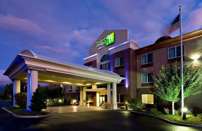 Holiday Inn Express & Suites Medford Central Point