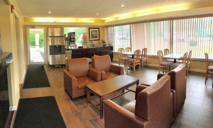 Americas Best Value Inn at Central Valley - Photo4