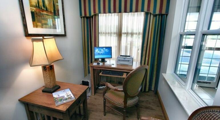 Country Inn & Suites by Radisson Chambersburg PA - Photo4