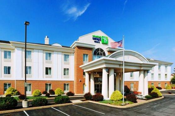 Holiday Inn Express & Suites by IHG Chambersburg - Photo3