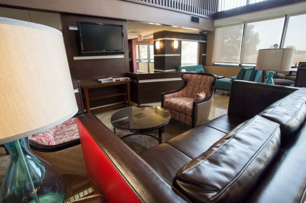Drury Inn & Suites Champaign - Photo5