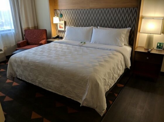 Holiday Inn - Champaign - Photo5