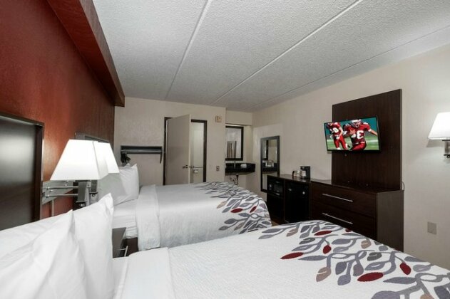 Red Roof Inn Champaign - University - Photo5