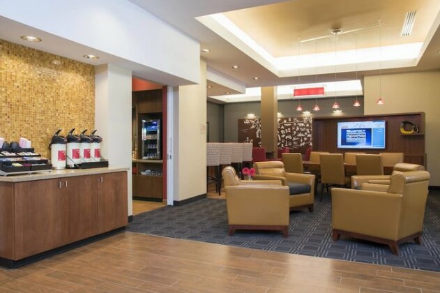 TownePlace Suites by Marriott Champaign - Photo4