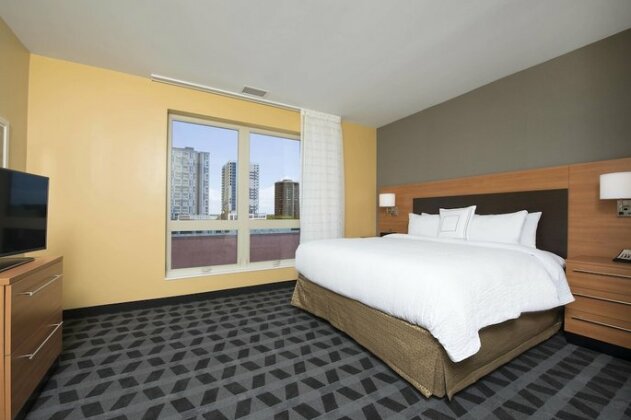 TownePlace Suites by Marriott Champaign - Photo5