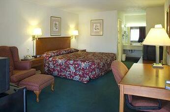 AMERICAS BEST VALUE INN Channelview - Photo4
