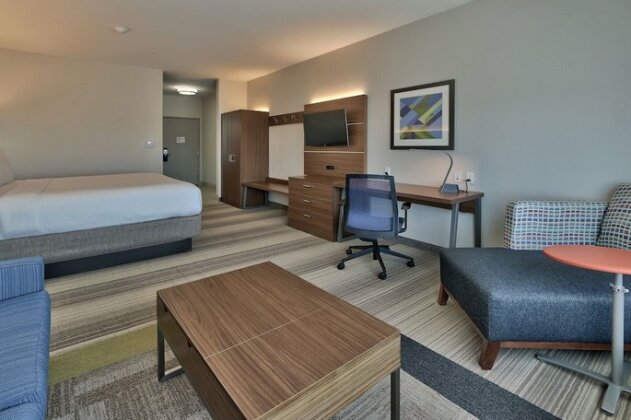 Holiday Inn Express & Suites - Houston East - Beltway 8 - Photo5