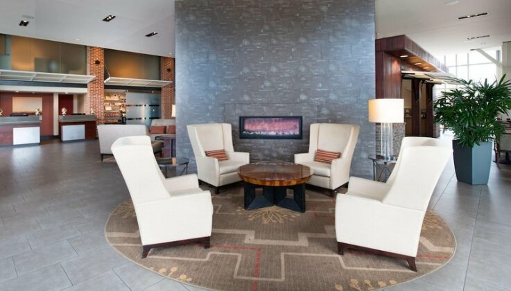 DoubleTree Hotel & Suites Charleston Airport - Photo3