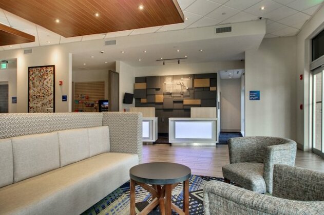 Holiday Inn Express & Suites Charleston NE Mt Pleasant US17 - Photo3