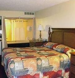 Weathervane Terrace Inn and Suites - Photo3