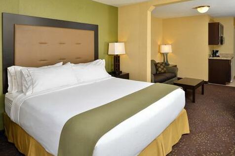 Holiday Inn Express Hotel & Suites Charlotte - Photo5