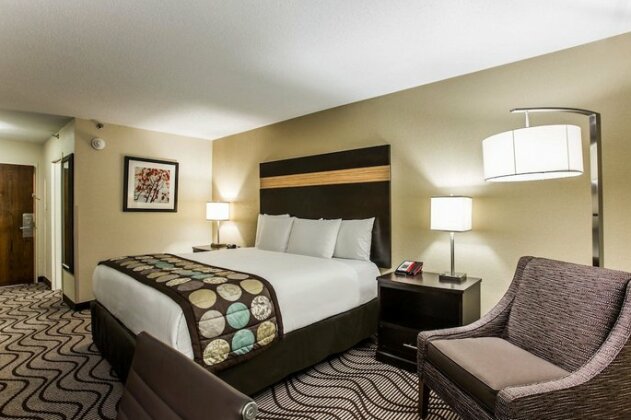 Clarion Hotel Charlotte Airport & Conference Center - Photo2