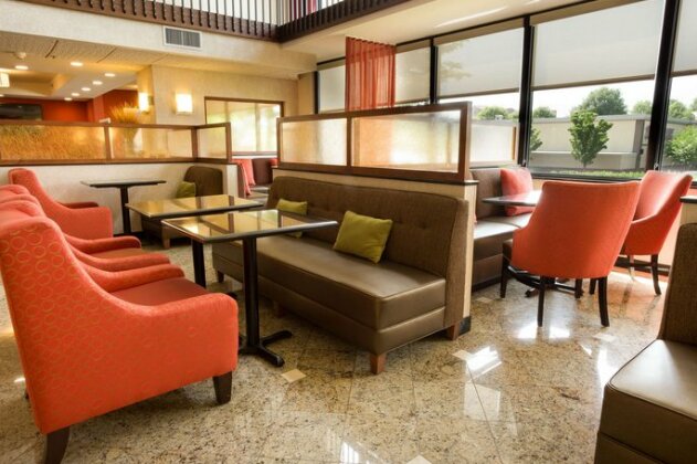 Drury Inn & Suites Charlotte University Place - Photo5