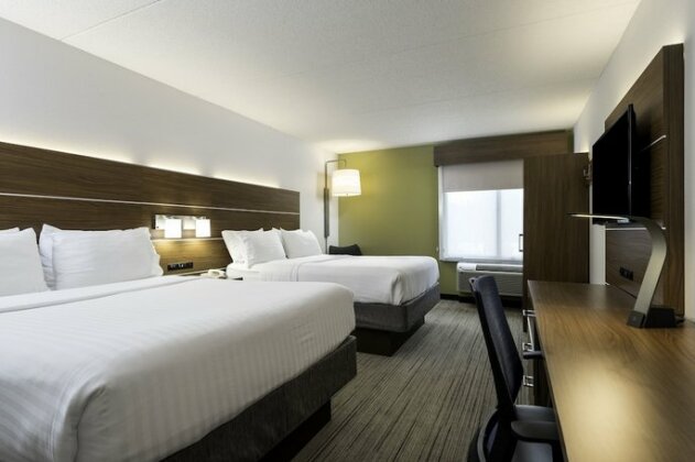 Holiday Inn Express Hotel & Suites Charlotte Airport-Belmont - Photo4