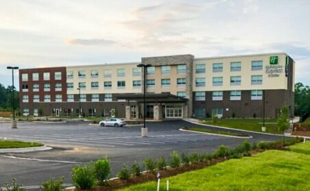 Holiday Inn Express & Suites - Charlotte NE - University Area
