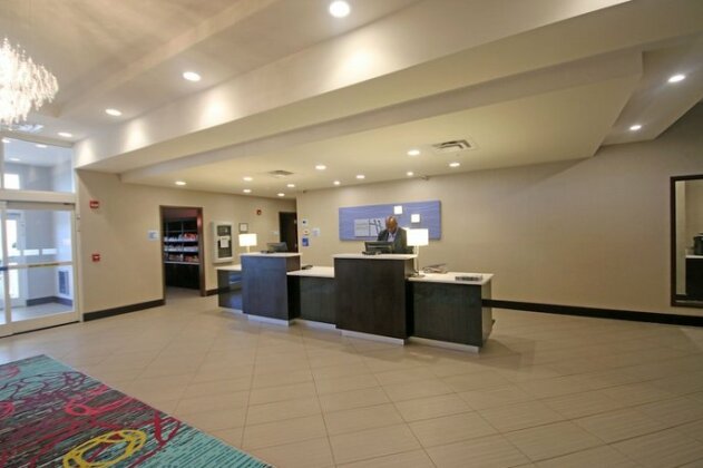 Holiday Inn Express & Suites Charlotte North - Photo2