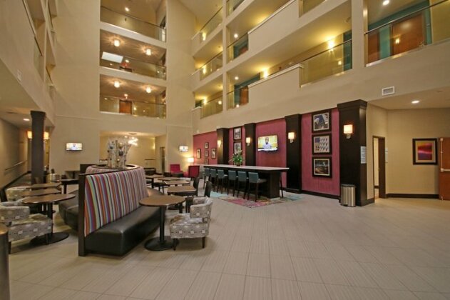 Holiday Inn Express & Suites Charlotte North - Photo4
