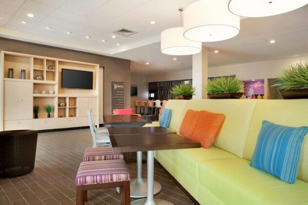 Home2 Suites by Hilton Charlotte Airport - Photo3