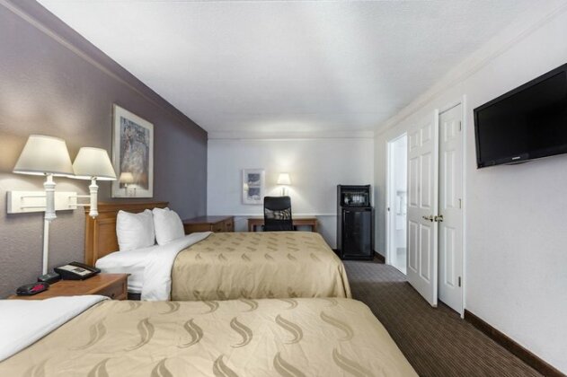 Quality Inn & Suites Charlotte Airport - Photo5