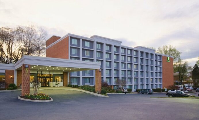 Holiday Inn University Area Charlottesville - Photo2