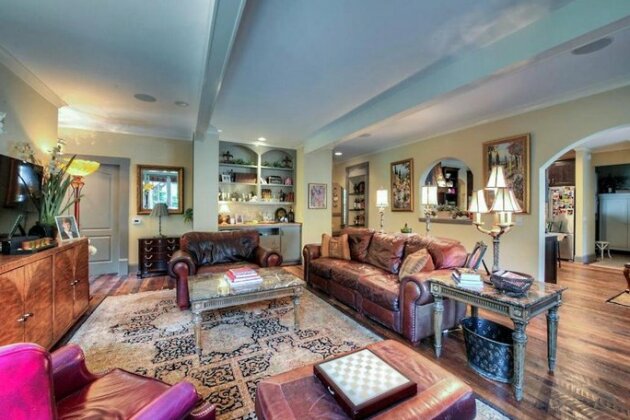 Luxurious Rugby Road Home - Photo3