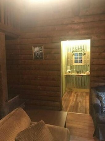Authentic log Cabin mins from chatts best sites - Photo5