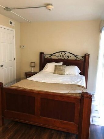 Check it out 2 BR/ 1 B Apt very close to 1-24 - Photo4