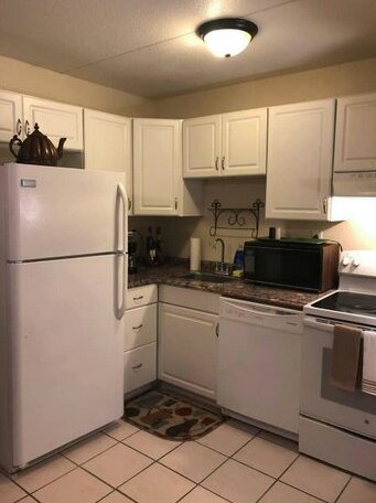 Check it out 2 BR/ 1 B Apt very close to 1-24 - Photo5