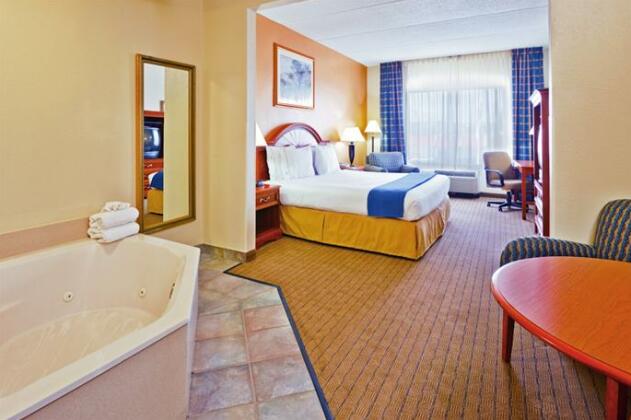 Holiday Inn Express Hotel & Suites Chattanooga -East Ridge - Photo2